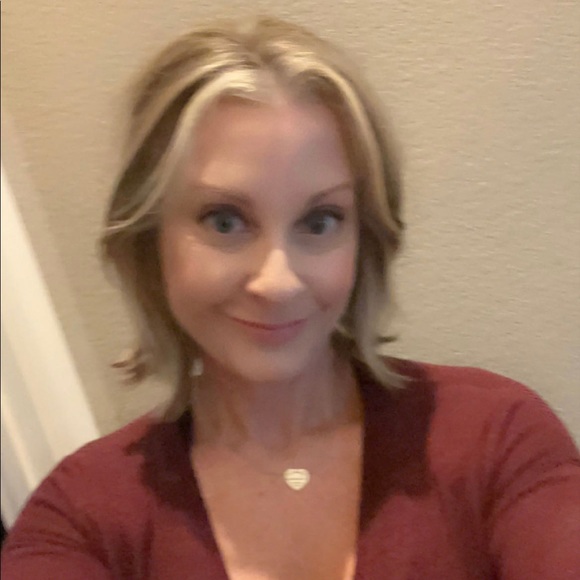 Meet your Posher, Cindy - Picture 1 of 1